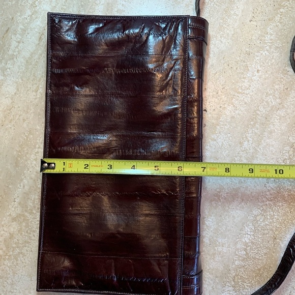 GENUINE EEL Brown Flap Clutch, 2 sections, pockets, detachable strap. Pristine! - Picture 14 of 17